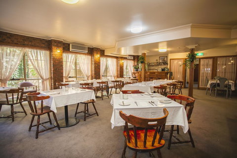 St Georges Motor Inn - VIC Tourism 42
