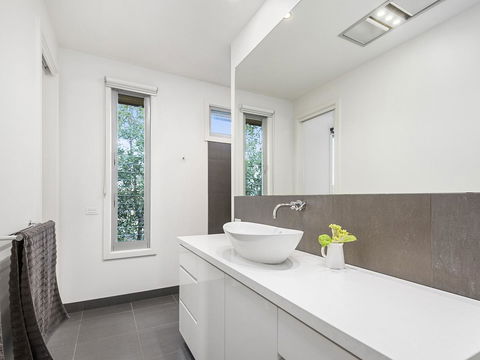 Aireys Ocean View - VIC Tourism 10