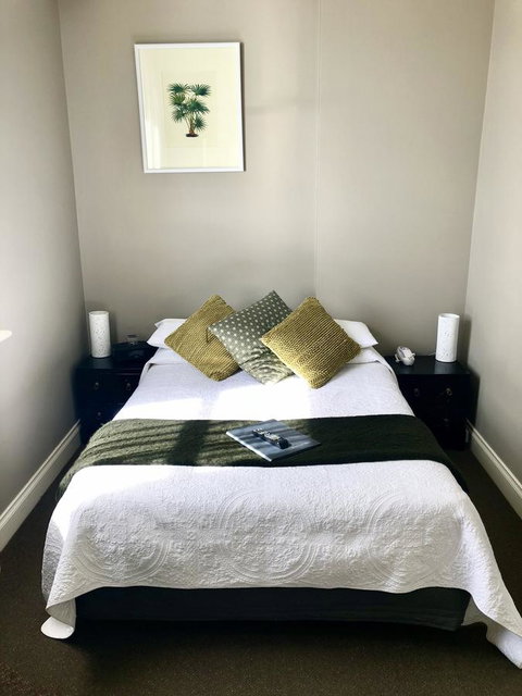 Athelstane House - VIC Tourism 6