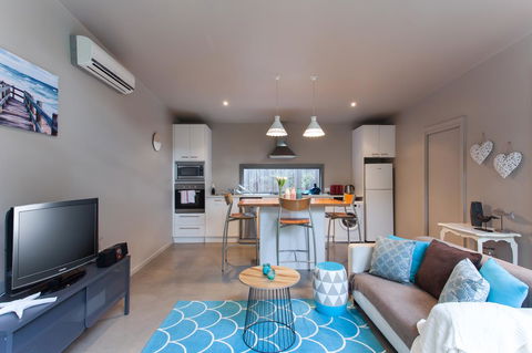The Love Shack - Romantic Bungalow - VIC Tourism 2