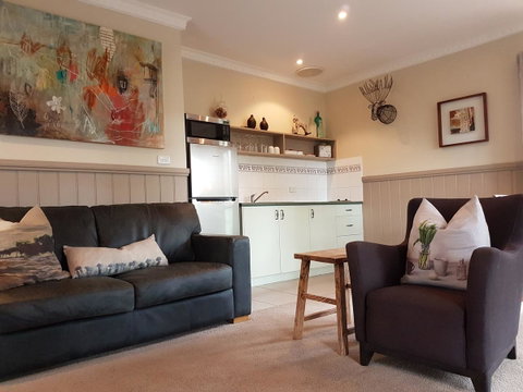 Tangenong Cottages - VIC Tourism 13