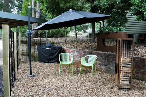Tangenong Cottages - VIC Tourism 11