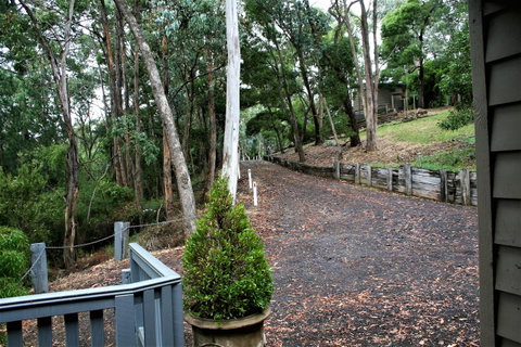 Tangenong Cottages - VIC Tourism 19