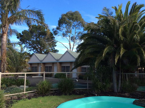 Tropicana Motor Inn - VIC Tourism 36