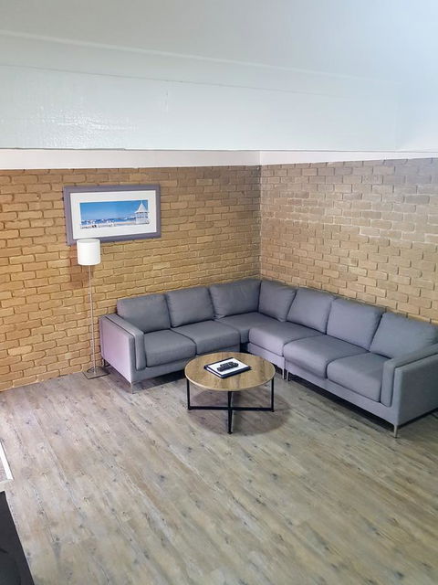 Tropicana Motor Inn - VIC Tourism 25
