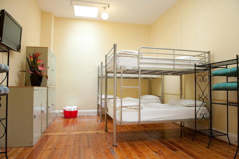 Hotel Claremont Guest House - VIC Tourism 34