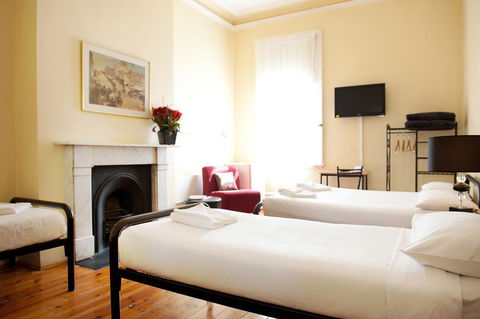 Hotel Claremont Guest House - VIC Tourism 39