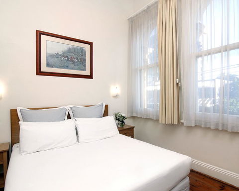 Hotel Claremont Guest House - VIC Tourism 6