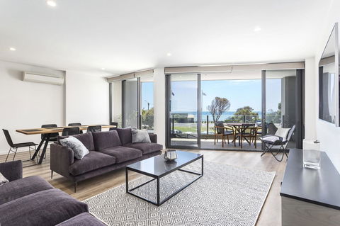 Blairgowrie Apartment 1 - On The Beach - VIC Tourism 5