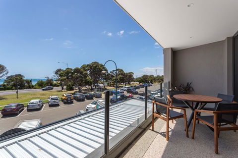 Blairgowrie Apartment 1 - On The Beach - VIC Tourism 9