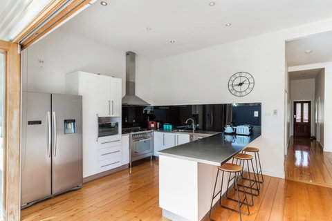 Central Bendigo Cottage, Walk To Everywhere!! - VIC Tourism 7