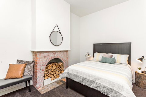 Central Bendigo Cottage, Walk To Everywhere!! - VIC Tourism 5
