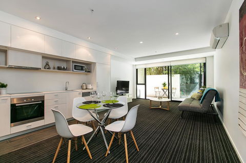 Complete Host Halo Apartments - VIC Tourism 5