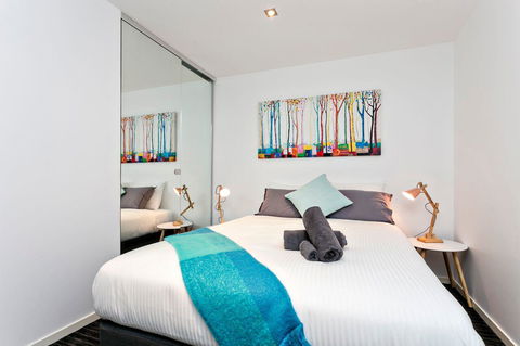 Complete Host Halo Apartments - VIC Tourism 30