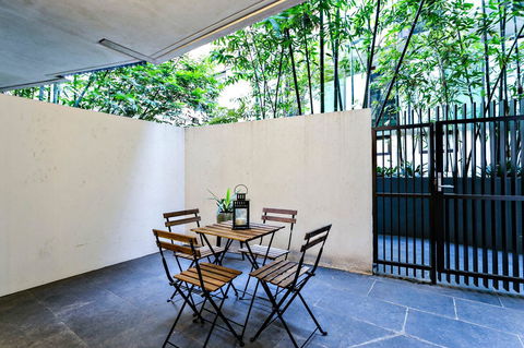 Complete Host Halo Apartments - VIC Tourism 11