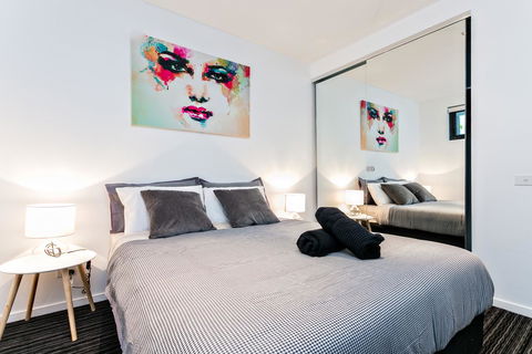 Complete Host Halo Apartments - VIC Tourism 41