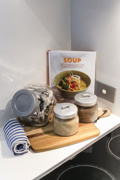 Complete Host Halo Apartments - VIC Tourism 7