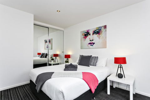 Complete Host Halo Apartments - VIC Tourism 42