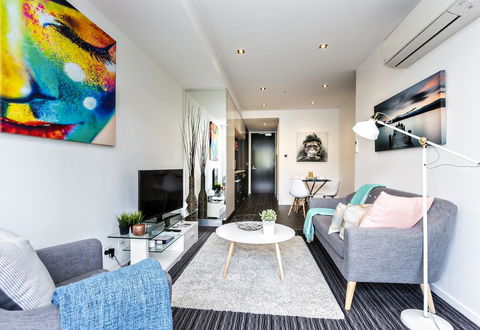 Complete Host Halo Apartments - VIC Tourism 39