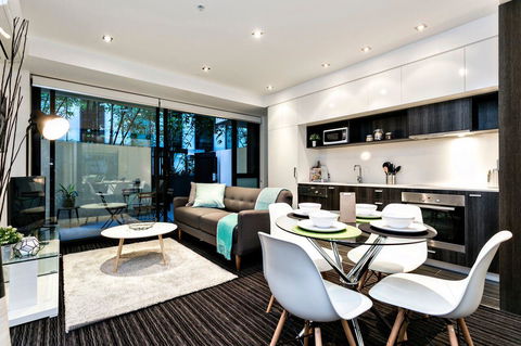 Complete Host Halo Apartments - VIC Tourism 23