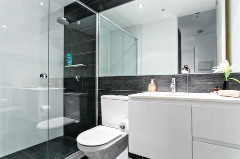 Complete Host Halo Apartments - VIC Tourism 34