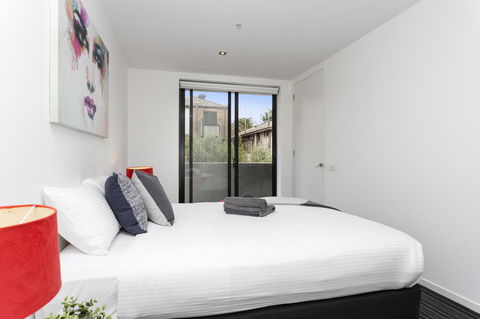 Complete Host Halo Apartments - VIC Tourism 17