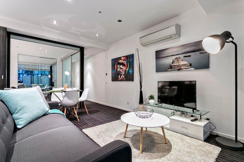 Complete Host Halo Apartments - VIC Tourism 15