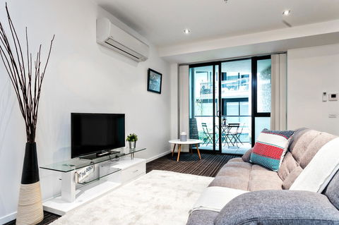 Complete Host Halo Apartments - VIC Tourism 25