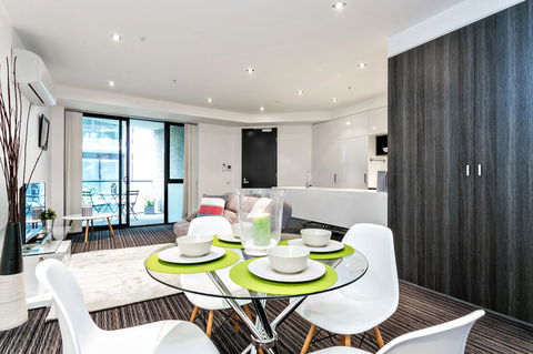 Complete Host Halo Apartments - VIC Tourism 28