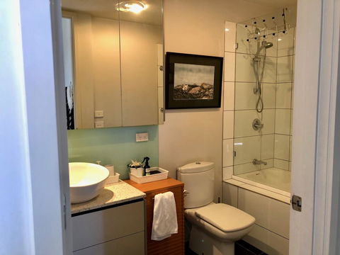 Vibe-Modern 2 Bed Apartment - VIC Tourism 5