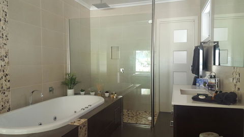 Abbys Cottages Bright - VIC Tourism 35