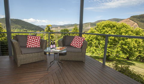 Abbys Cottages Bright - VIC Tourism 7