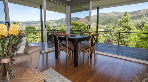 Abbys Cottages Bright - VIC Tourism 3