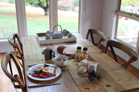 Abbys Cottages Bright - VIC Tourism 1