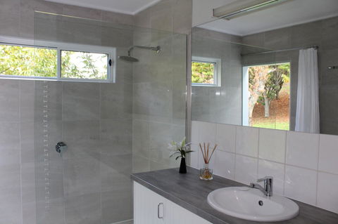 Abbys Cottages Bright - VIC Tourism 9