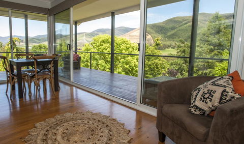 Abbys Cottages Bright - VIC Tourism 2