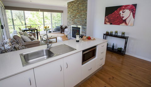 Abbys Cottages Bright - VIC Tourism 5