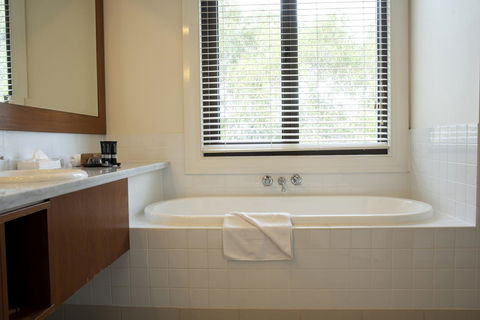 Yarra Valley Lodge - VIC Tourism 31