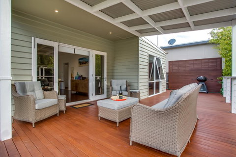 Cute Cottage On Cain - Beach At End Of Street - VIC Tourism 6
