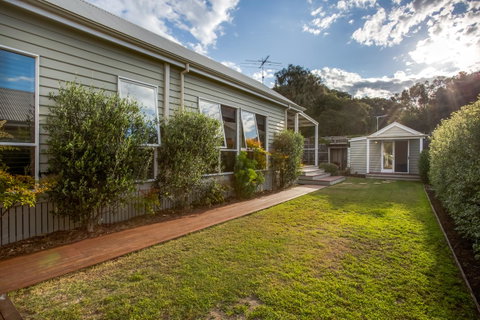 Cute Cottage On Cain - Beach At End Of Street - VIC Tourism 9
