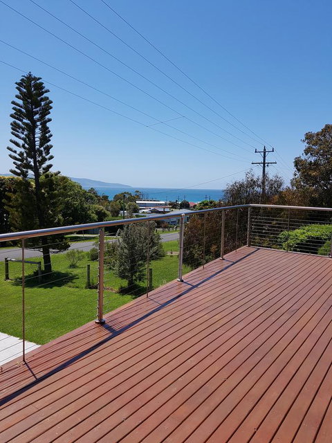 Beach Retreat Apartment Marengo - VIC Tourism 0