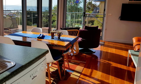 Beach Retreat Apartment Marengo - VIC Tourism 4