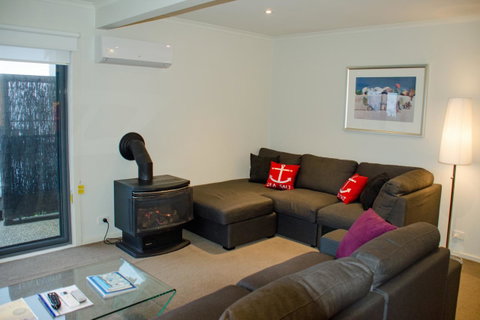 5 Whitecrest Great Ocean Road Resort - Ocean Views - VIC Tourism 17