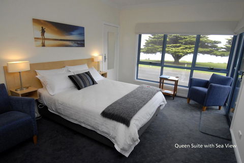 Seascape Accommodation - VIC Tourism 4