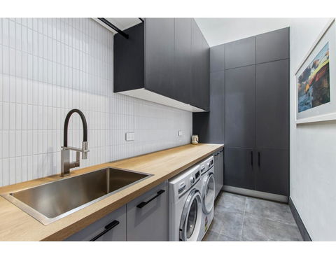 Ultimate Luxury Penthouse From The Block - VIC Tourism 14