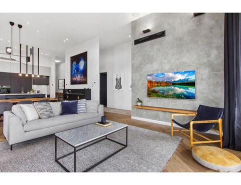 Ultimate Luxury Penthouse From The Block - VIC Tourism 10