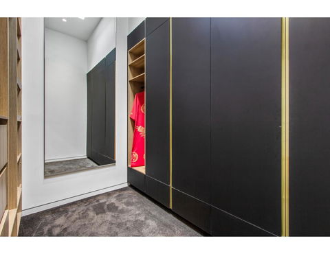Ultimate Luxury Penthouse From The Block - VIC Tourism 13