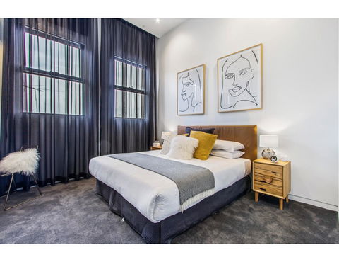 Ultimate Luxury Penthouse From The Block - VIC Tourism 3