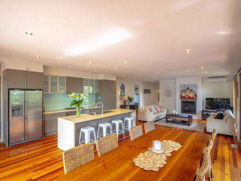 Blairgowrie Moonah Beach House: Walk To Beach - VIC Tourism 3