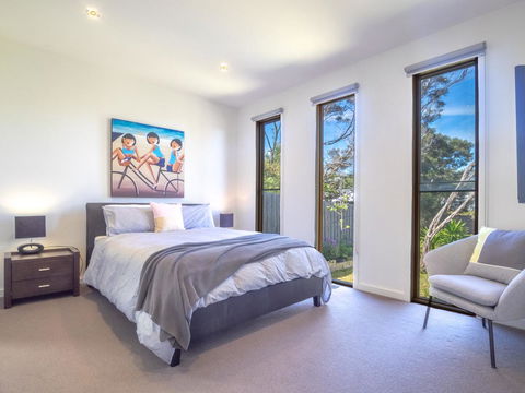 Blairgowrie Moonah Beach House: Walk To Beach - VIC Tourism 11